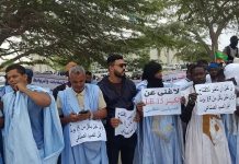 نواذيبو.. صيادون يحتجون ضد تأجيل افتتاح نشاط الصيد التقليدي نواذيبو.. صيادون يحتجون ضد تأجيل افتتاح نشاط الصيد التقليدي