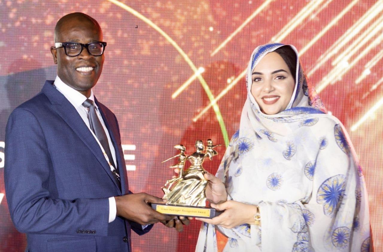 دكار.. موريتانيا تحصل على جائزة التقدير للهيدروجين الأخضر دكار.. موريتانيا تحصل على جائزة التقدير للهيدروجين الأخضر