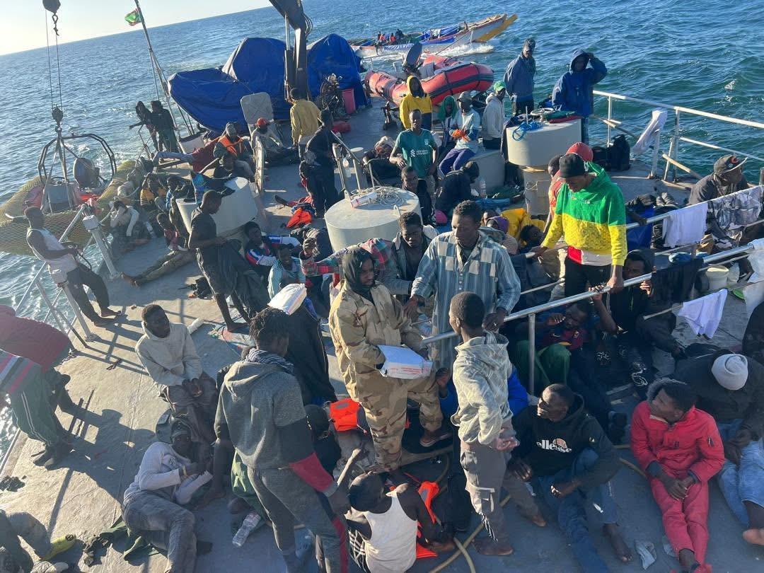 إنقاذ عشرات المهاجرين الأفارقة قبالة السواحل الموريتانية إنقاذ عشرات المهاجرين الأفارقة قبالة السواحل الموريتانية