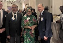 تكريم السفيرة الموريتانية في واشنطن من الغرفة العربية الأميركية تكريم السفيرة الموريتانية في واشنطن من الغرفة العربية الأميركية