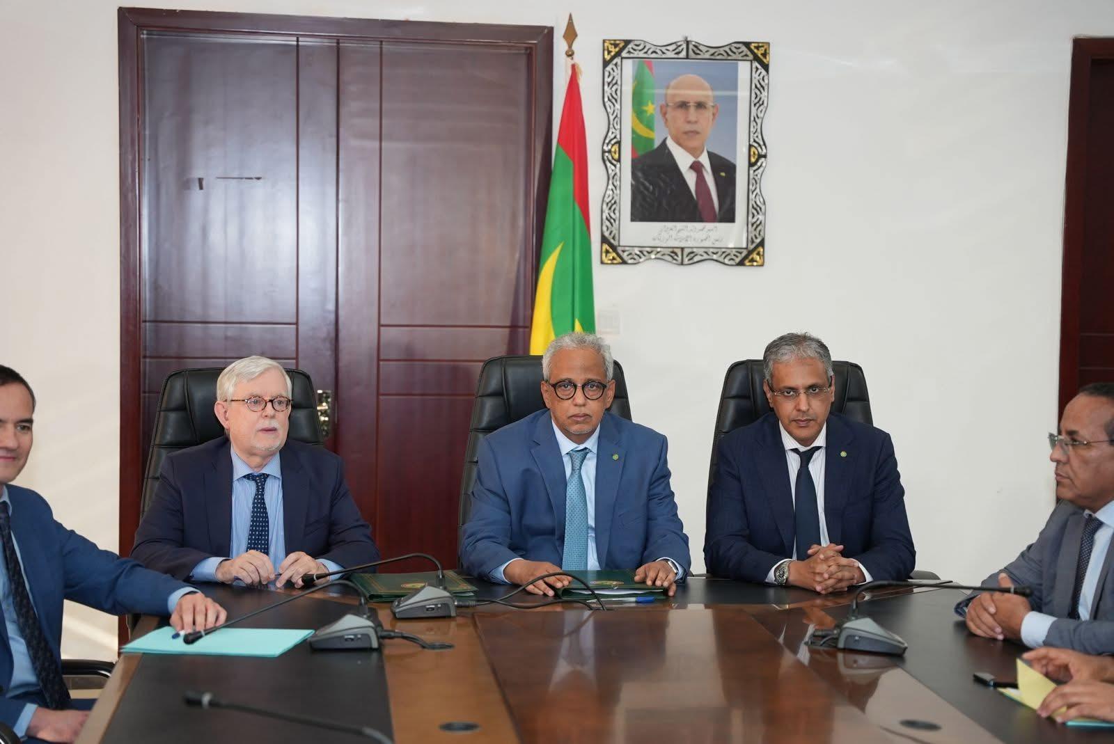 منحة أوروبية بـ 16 مليار أوقية لبناء خط جهد عالي منحة أوروبية بـ 16 مليار أوقية لبناء خط جهد عالي