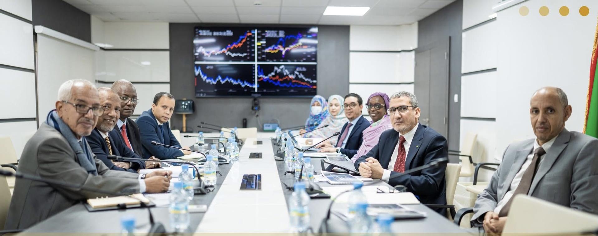 البنك المركزي يُبقي على سعر الفائدة ويشيد باستقرار سوق الصرف البنك المركزي يُبقي على سعر الفائدة ويشيد باستقرار سوق الصرف