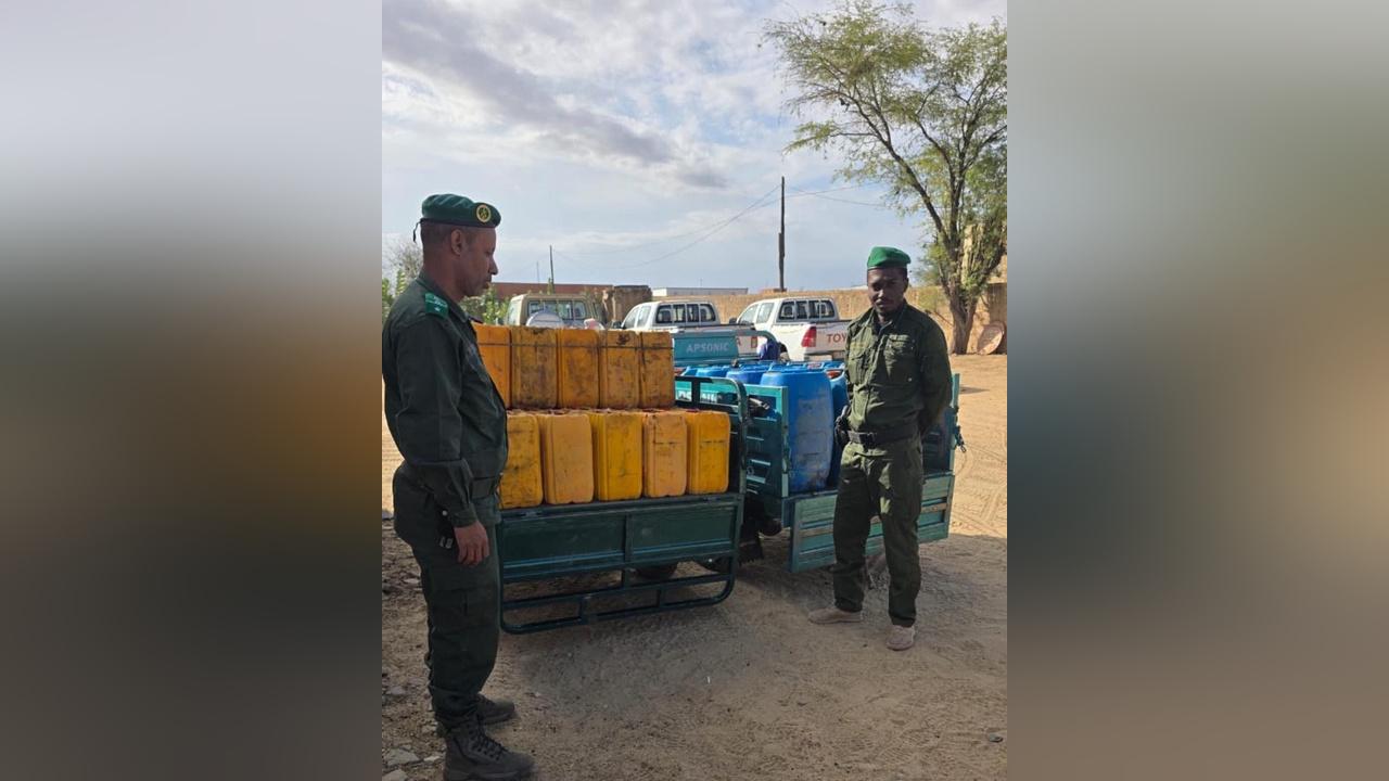 الحوض الشرقي.. الجمارك تحبط محاولات تهريب كميات من المحروقات الحوض الشرقي.. الجمارك تحبط محاولات تهريب كميات من المحروقات