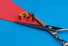 موجات تسريح كبيرة للموظفين في 2026 بسبب الذكاء الاصطناعي موجات تسريح كبيرة للموظفين في 2026 بسبب الذكاء الاصطناعي