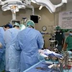 فريق طبي بالجيش الموريتاني يجري جراحة نوعية فريق طبي بالجيش الموريتاني يجري جراحة نوعية