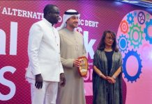 تكريم رجل أعمال إماراتي يصنعُ التحول الطاقوي في أفريقيا تكريم رجل أعمال إماراتي يصنعُ التحول الطاقوي في أفريقيا