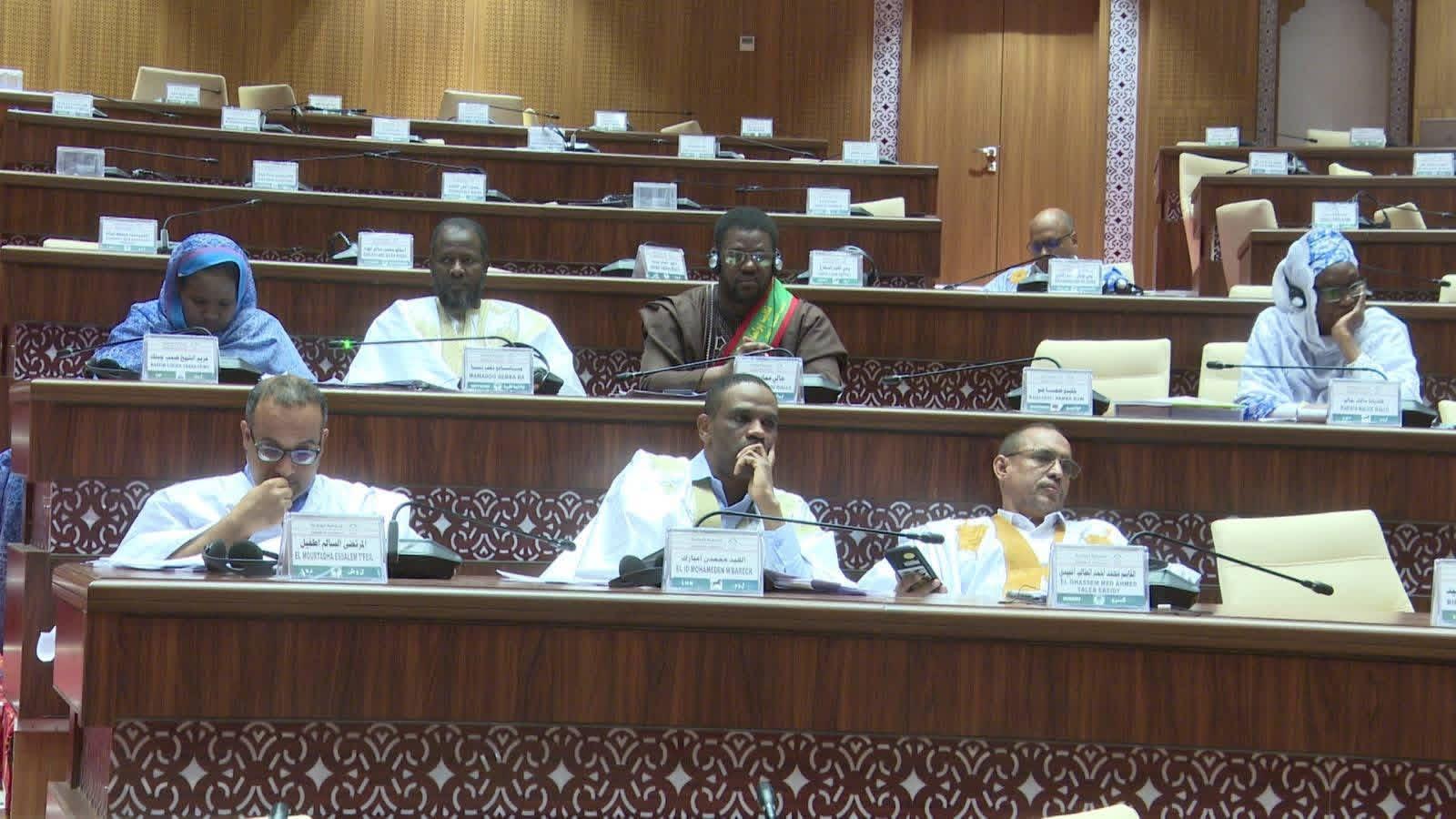 نواب معارضون يطالبون بلجنة تحقيق في فساد نواب معارضون يطالبون بلجنة تحقيق في فساد