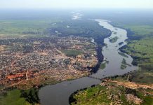 زحف الكثبان الرملية يهدد الزراعة غرب النيل زحف الكثبان الرملية يهدد الزراعة غرب النيل