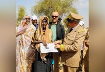 “التآزر” تبدأ إعادة توطين سكان تاكه وتوزع دعما نقديا وغذائيا “التآزر” تبدأ إعادة توطين سكان تاكه وتوزع دعما نقديا وغذائيا