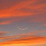 ابتسامة السماء هلال رمضان يضيء الأفق بلوحات فنية ابتسامة السماء هلال رمضان يضيء الأفق بلوحات فنية