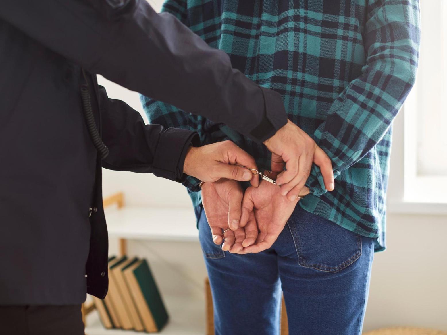 اعتقال شخص بسبب خطأ في برمجيات التعرف على الوجه اعتقال شخص بسبب خطأ في برمجيات التعرف على الوجه