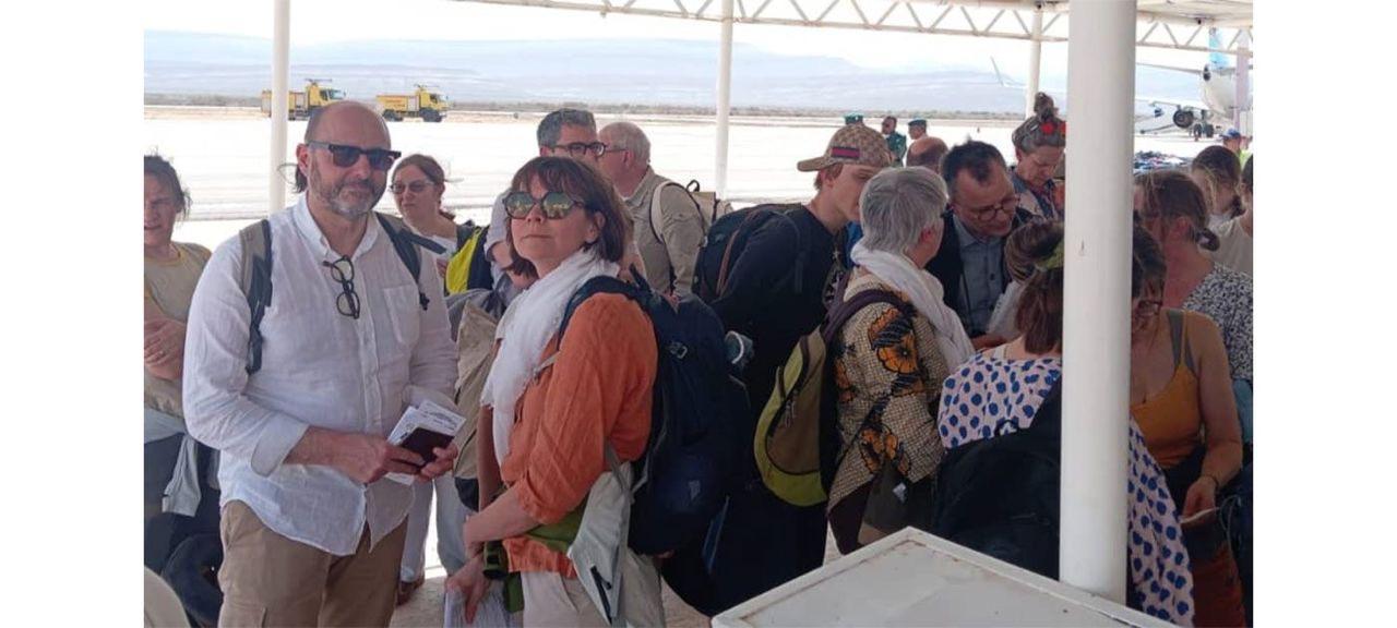 أطار: وصول 106 سياح أوروبيين أطار: وصول 106 سياح أوروبيين