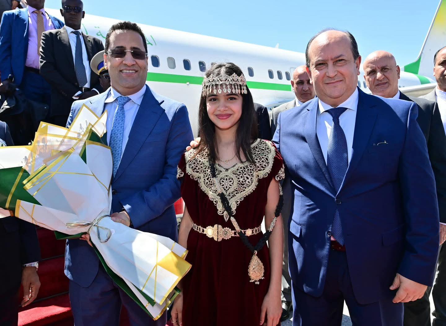 ولد اجاي يؤدي زيارة للنصب التذكاري لشهداء الثورة الجزائرية ولد اجاي يؤدي زيارة للنصب التذكاري لشهداء الثورة الجزائرية