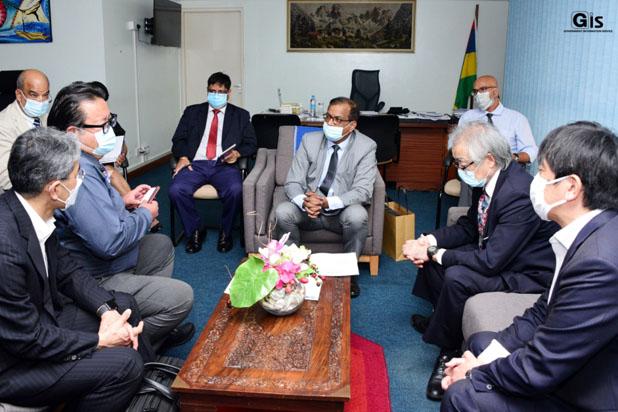 Delegation from MITSUI O.S.K Lines Ltd pays courtesy call on Minister Maudhoo Delegation from MITSUI O.S.K Lines Ltd pays courtesy call on Minister Maudhoo