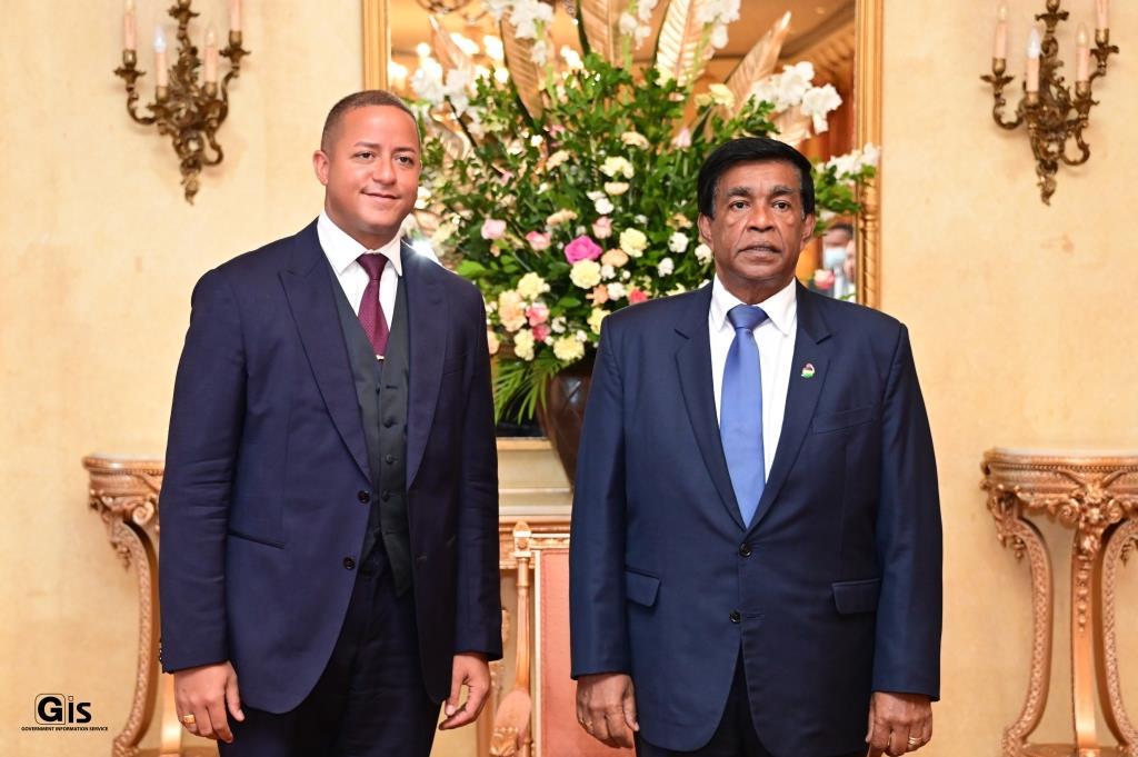 Advisor to the President/Head of International Business, Gruppo San Donato Hospitals, meets President Roopun Advisor to the President/Head of International Business, Gruppo San Donato Hospitals, meets President Roopun