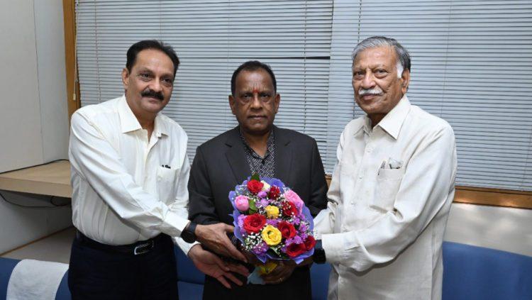 Mauritius Minister visits NICM; exchanges co-op ideas with Amin Mauritius Minister visits NICM; exchanges co-op ideas with Amin