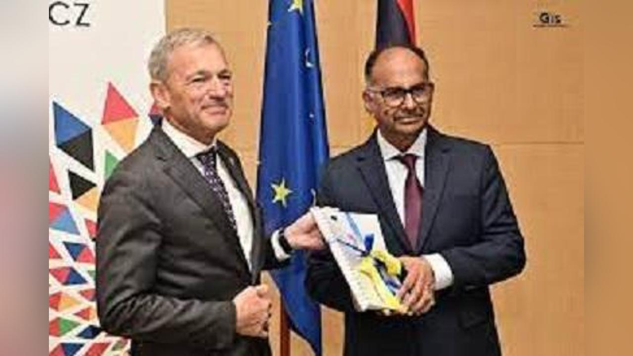The 9th Political Dialogue showcases the cordial relations and the excellent collaboration between the EU and the Republic of Mauritius The 9th Political Dialogue showcases the cordial relations and the excellent collaboration between the EU and the Republic of Mauritius