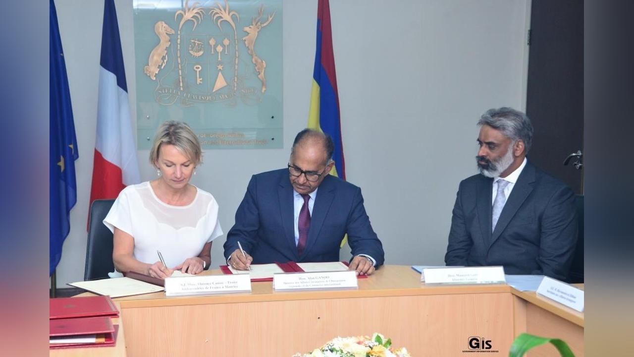 Mauritius and France sign Treaties on Mutual Legal Assistance and Extradition