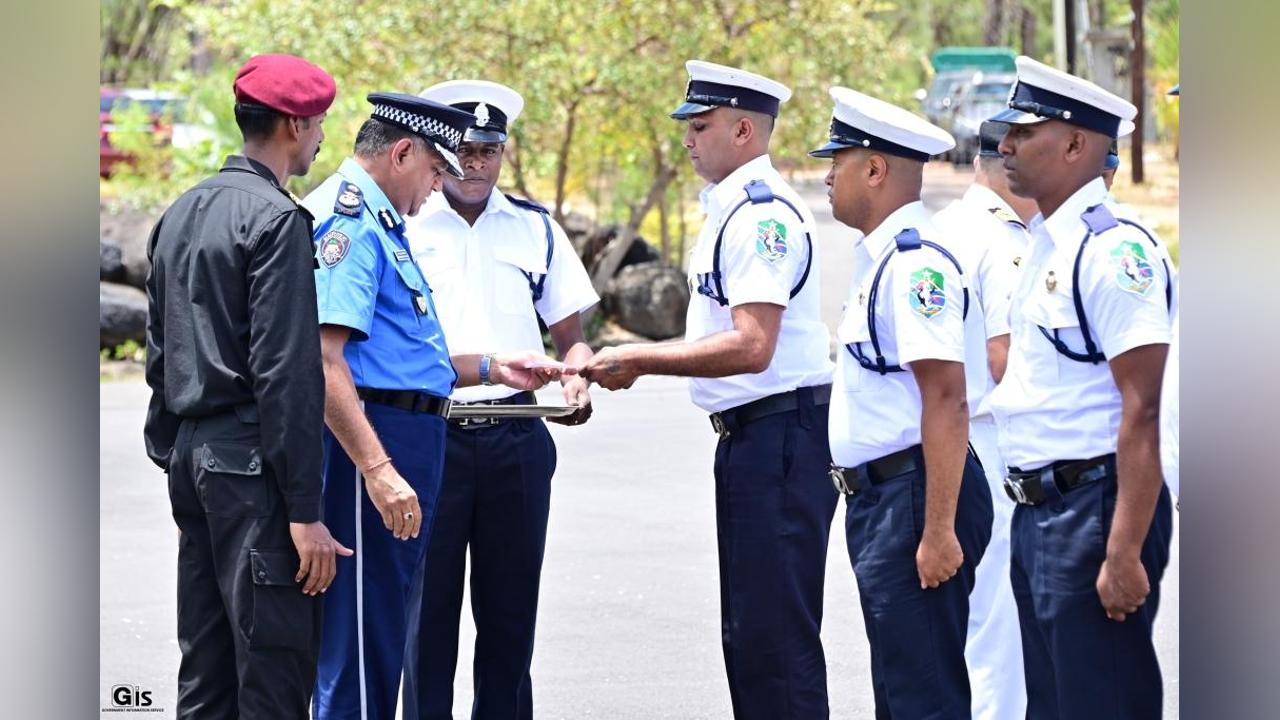 Forty-nine specialist personnel of the MPF awarded certificates in Commando and Diving Refresher course Forty-nine specialist personnel of the MPF awarded certificates in Commando and Diving Refresher course