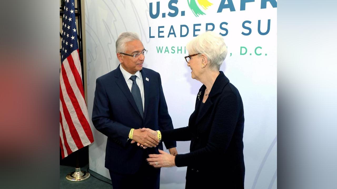 Working session between Prime Minister Mr. Pravind Jugnauth and US Assistant Secretary of State Wendy Sherman Working session between Prime Minister Mr. Pravind Jugnauth and US Assistant Secretary of State Wendy Sherman