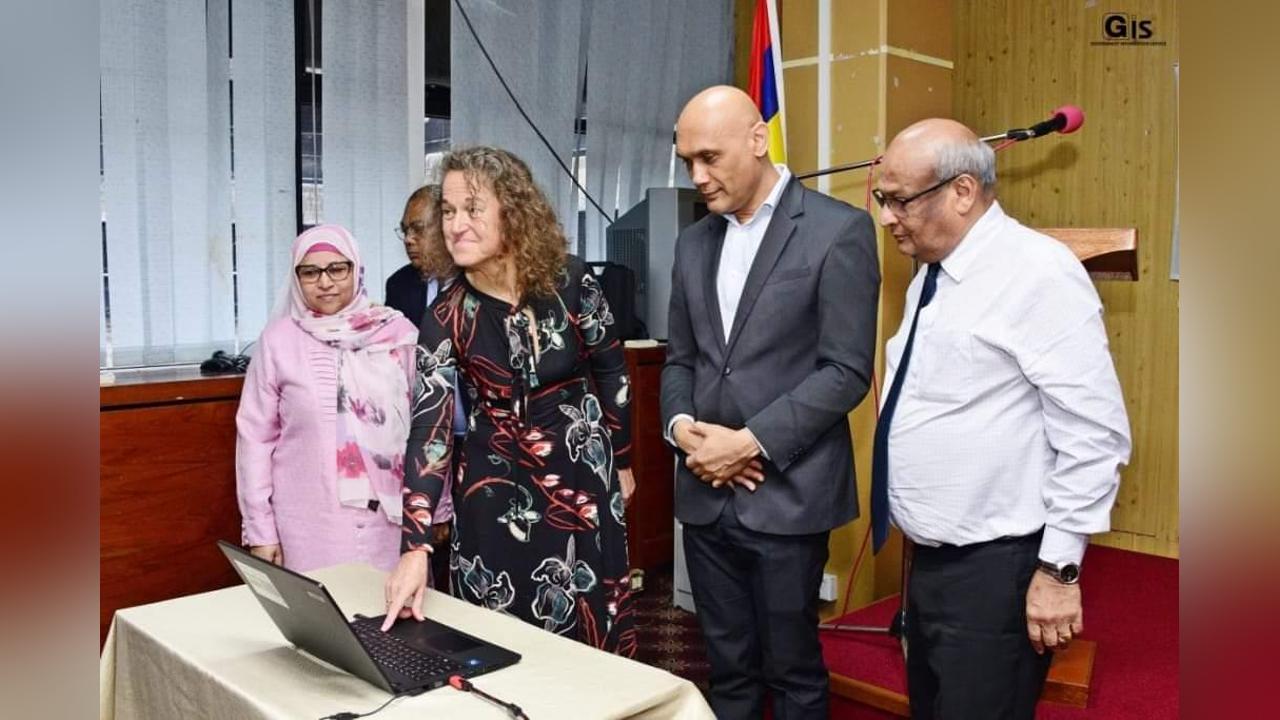 Mauritius is moving a step ahead in its fight against cancer by extending vaccination against Human Papillomavirus to boys aged 9 to 15 years Mauritius is moving a step ahead in its fight against cancer by extending vaccination against Human Papillomavirus to boys aged 9 to 15 years