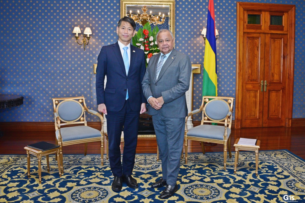 Japanese State Minister for Foreign Affairs calls on Acting President Boissézon Japanese State Minister for Foreign Affairs calls on Acting President Boissézon