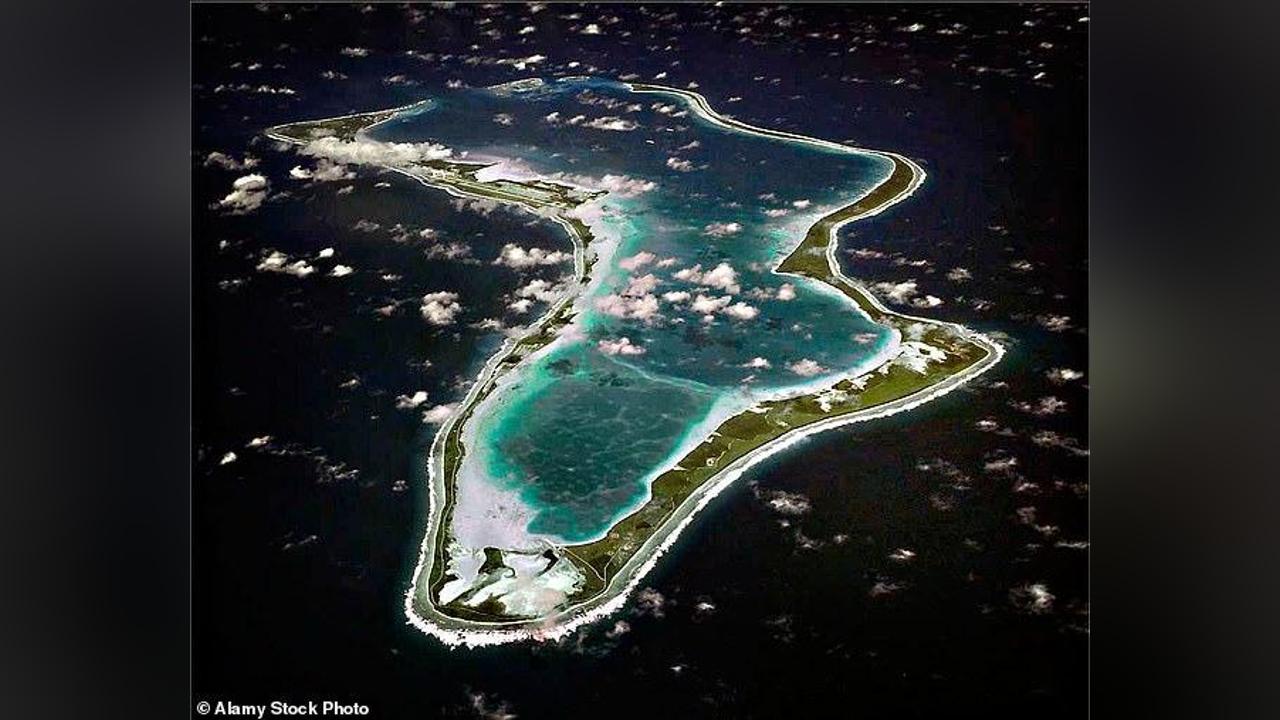 Britain's plan to hand over 'unsinkable aircraft carrier' island in the Indian Ocean to Chinese ally Mauritius sparks row with US Britain's plan to hand over 'unsinkable aircraft carrier' island in the Indian Ocean to Chinese ally Mauritius sparks row with US