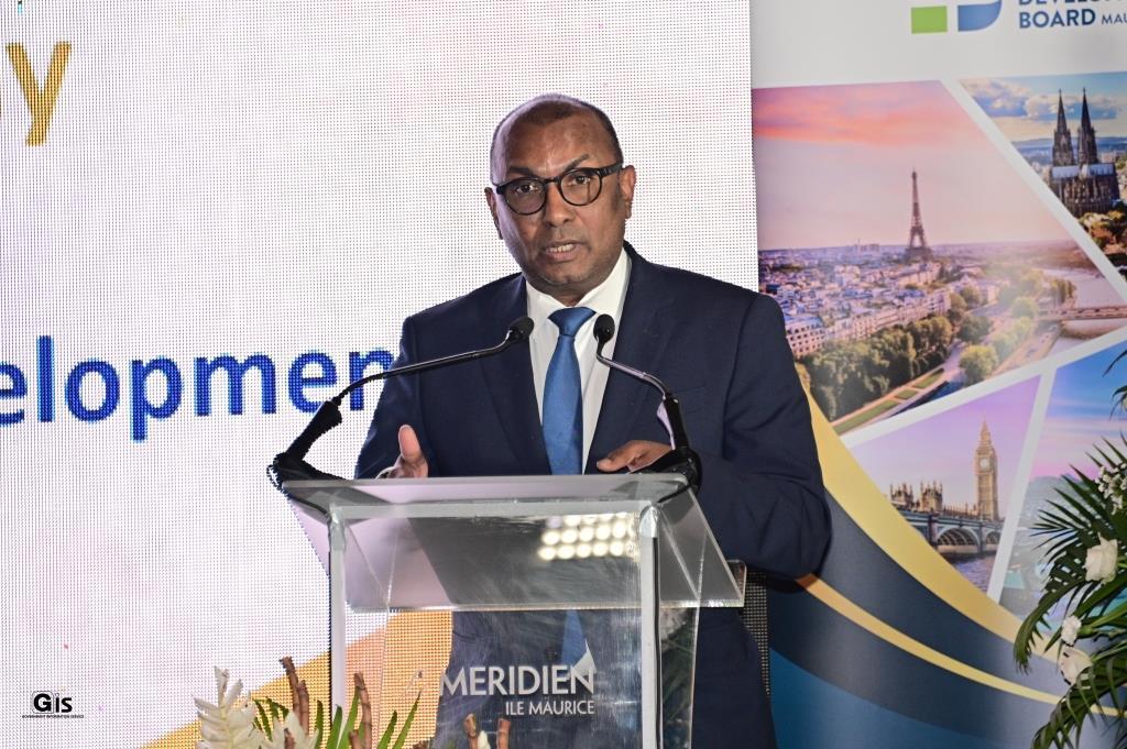 Launching of Investment Guide to facilitate businesses and position Mauritius as a potential investment destination Launching of Investment Guide to facilitate businesses and position Mauritius as a potential investment destination