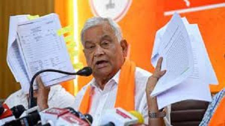 Ashok Gehlot’s son, daughter-in-law made benami investments via funds from London, Mauritius, alleges BJP MP Kirodi Lal Meena Ashok Gehlot’s son, daughter-in-law made benami investments via funds from London, Mauritius, alleges BJP MP Kirodi Lal Meena