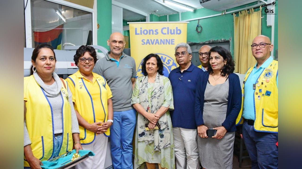 Lions Club of Savanne donates a fully-automated immuno-analyser to the Ministry of Health and Wellness Lions Club of Savanne donates a fully-automated immuno-analyser to the Ministry of Health and Wellness