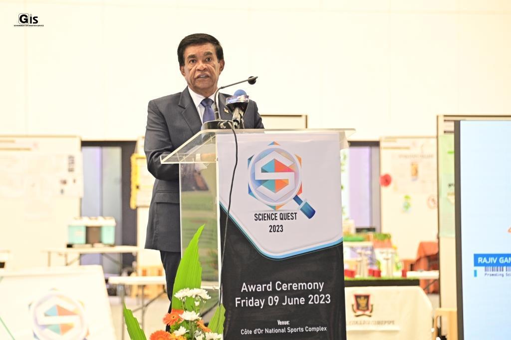 President Roopun urges students to develop critical minds in increasingly technological-driven society President Roopun urges students to develop critical minds in increasingly technological-driven society