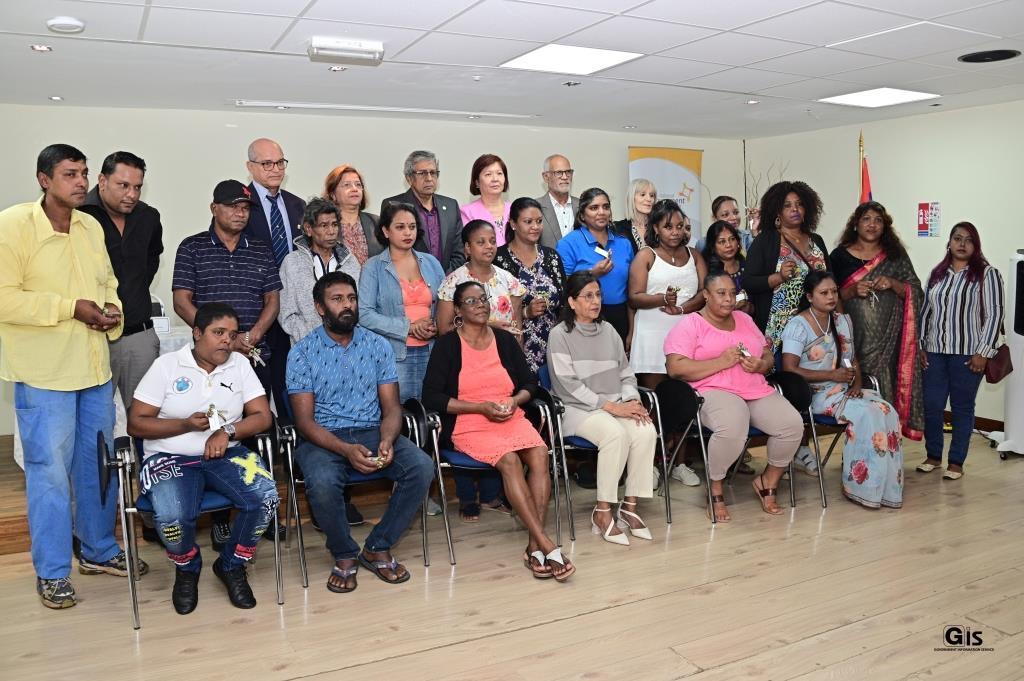 Full Concrete Housing Unit Scheme: Minister Daureeawoo hands over keys of housing units to 20 families Full Concrete Housing Unit Scheme: Minister Daureeawoo hands over keys of housing units to 20 families