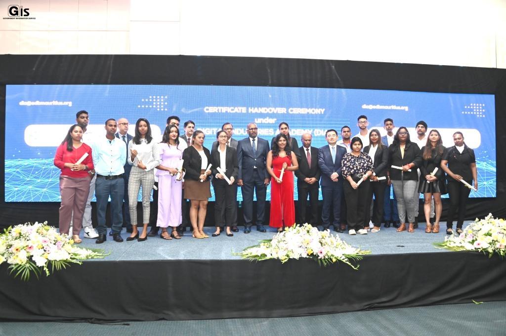 Digital Industries Academy: Some 350 participants receive certificates after completion of training programme Digital Industries Academy: Some 350 participants receive certificates after completion of training programme