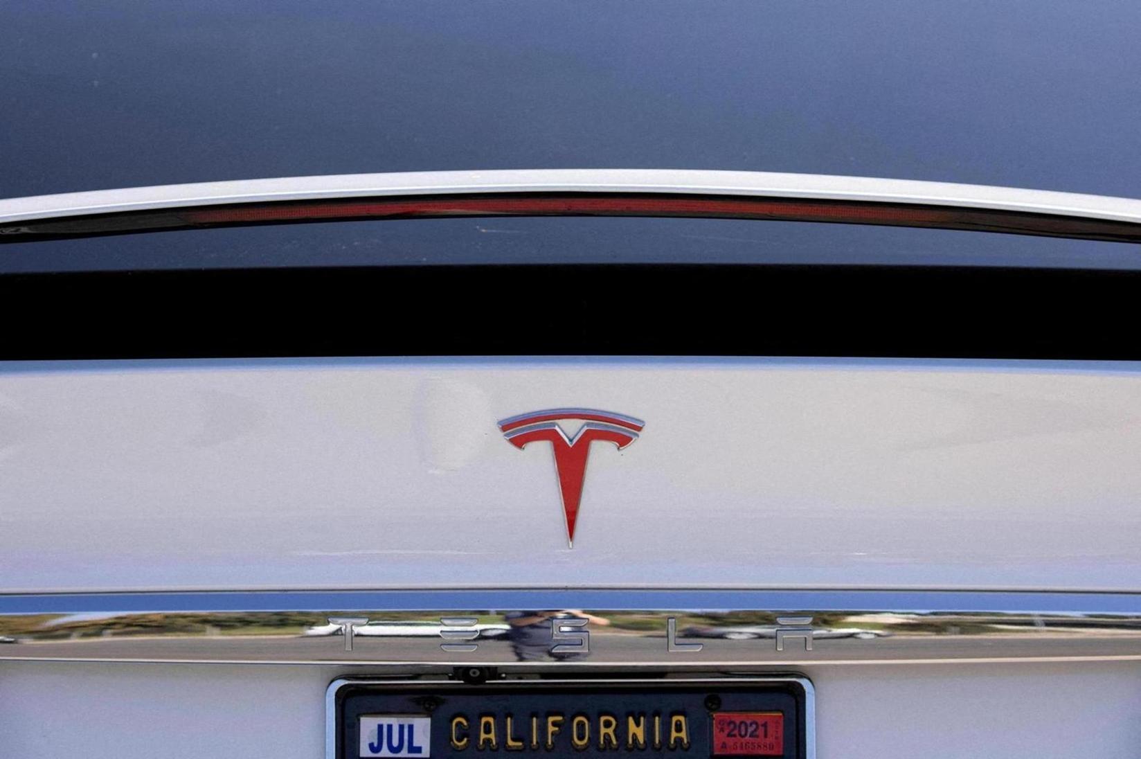 Tesla wins first US Autopilot trial involving fatal crash Tesla wins first US Autopilot trial involving fatal crash