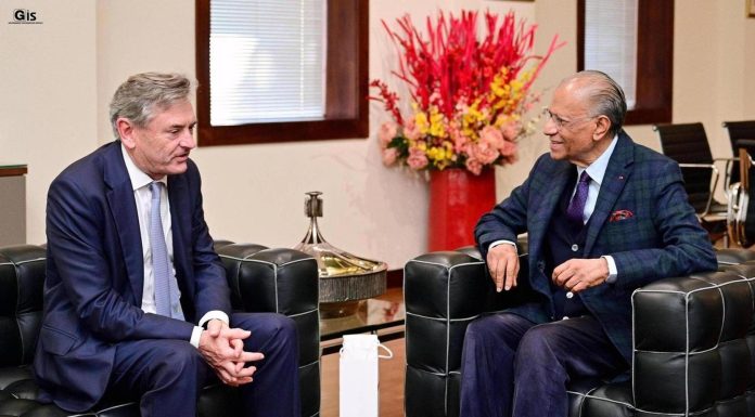 Lord Hamblen of Kersey calls on Prime Minister Dr. Ramgoolam Lord Hamblen of Kersey calls on Prime Minister Dr. Ramgoolam