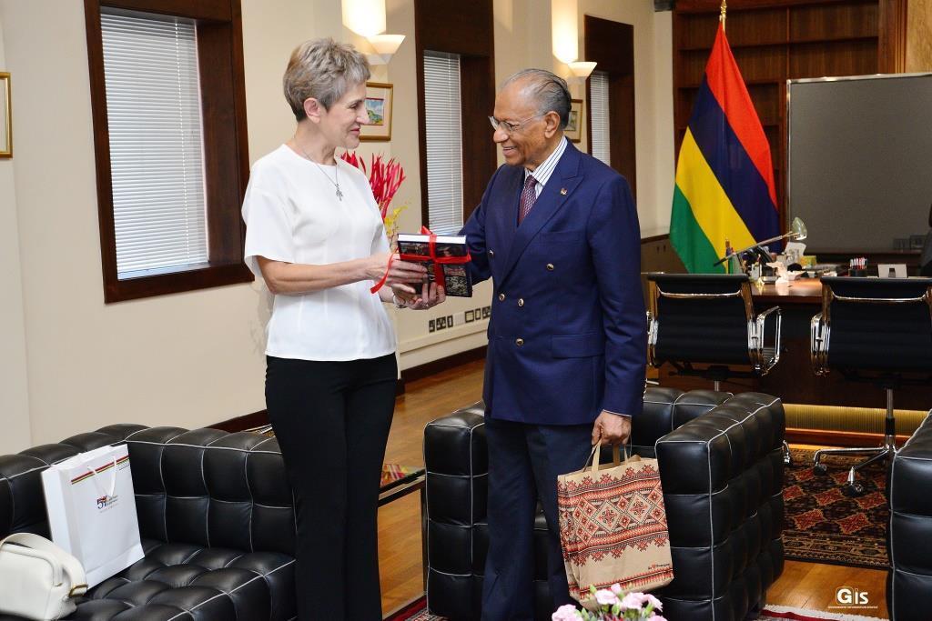 Bulgarian Ambassador Meets Prime Minister Bulgarian Ambassador Meets Prime Minister