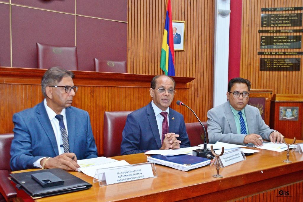 Minister Gunness Urges Swift Completion of Cleaning Works Minister Gunness Urges Swift Completion of Cleaning Works