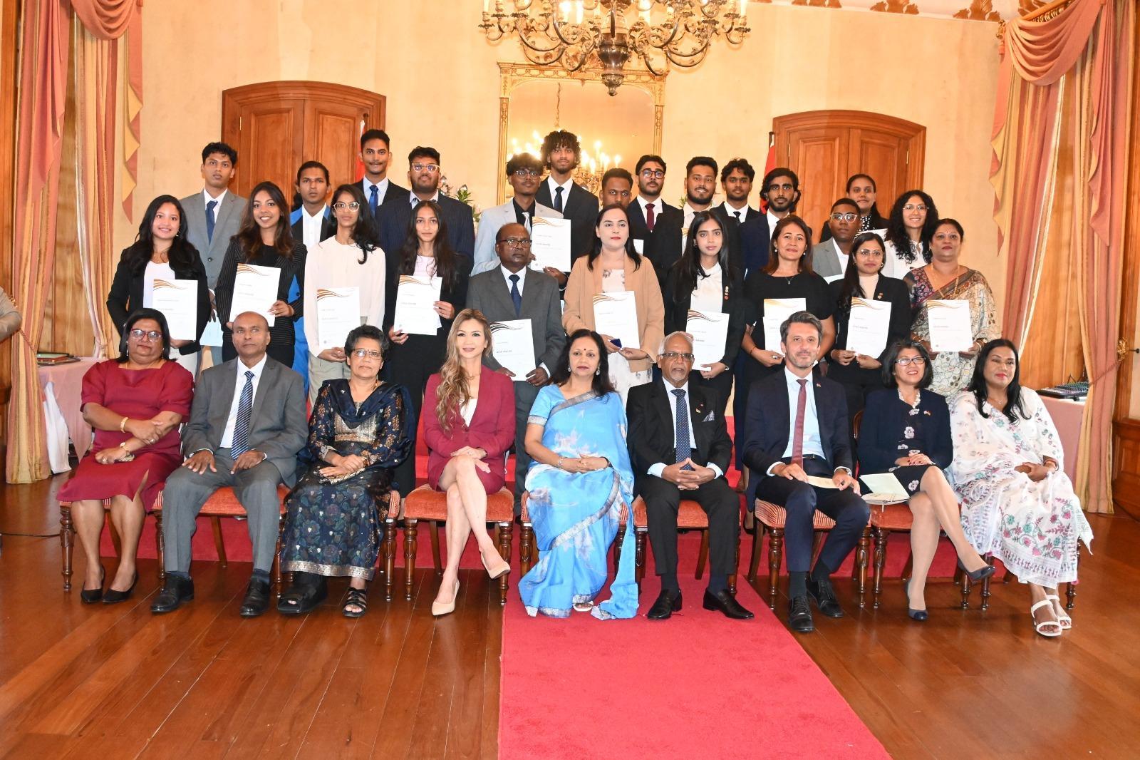 Duke of Edinburgh Gold Awards Celebrate 129 Young Achievers Duke of Edinburgh Gold Awards Celebrate 129 Young Achievers