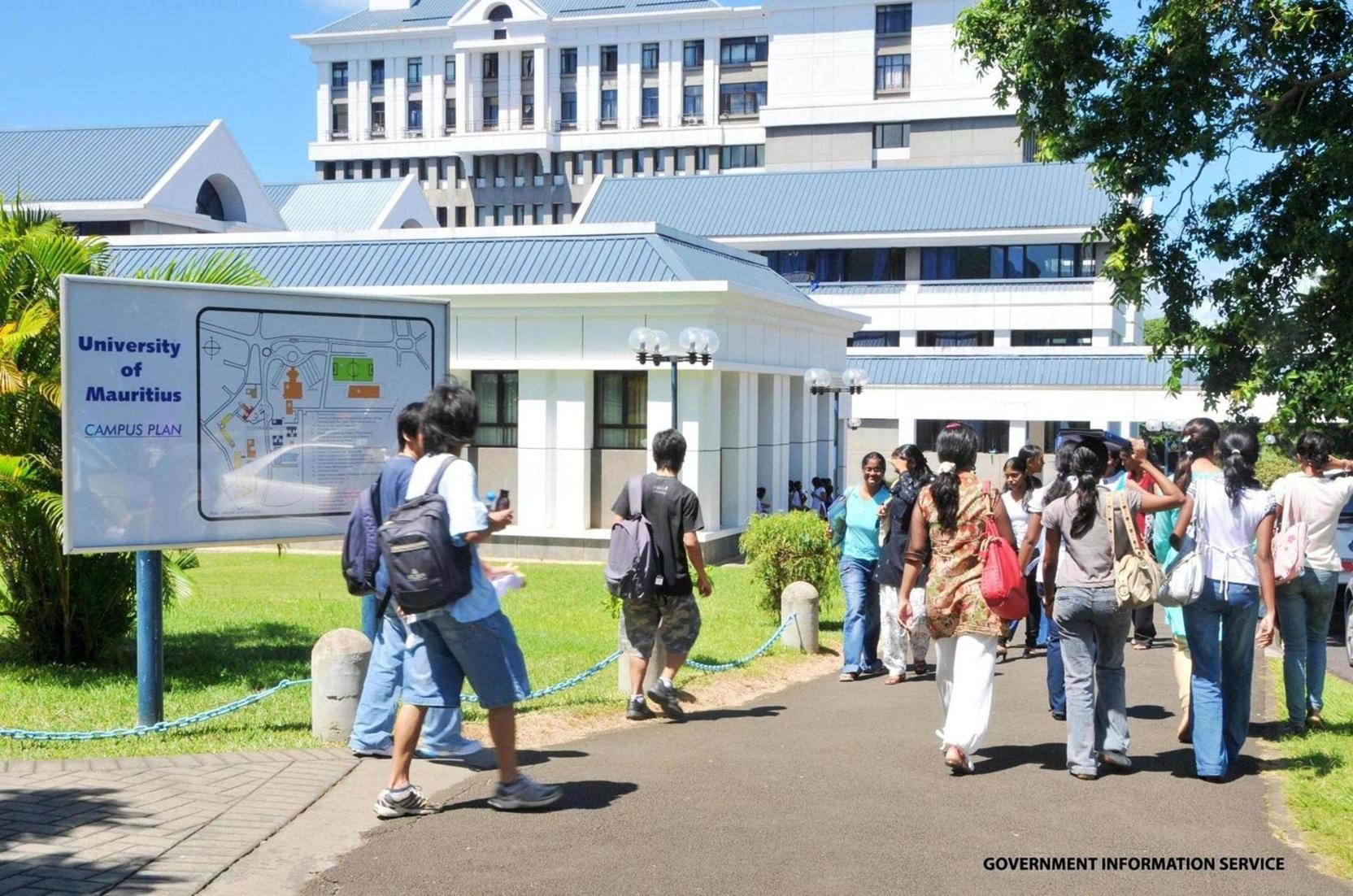 University of Mauritius Signs MoU with University of Pretori University of Mauritius Signs MoU with University of Pretori