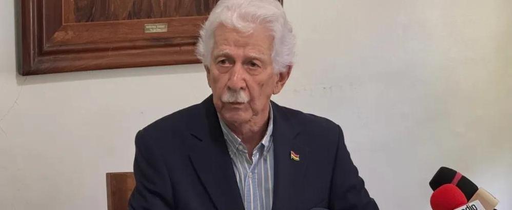 Bérenger Confirms Independent Seat, Retains MMM Leadership Bérenger Confirms Independent Seat, Retains MMM Leadership