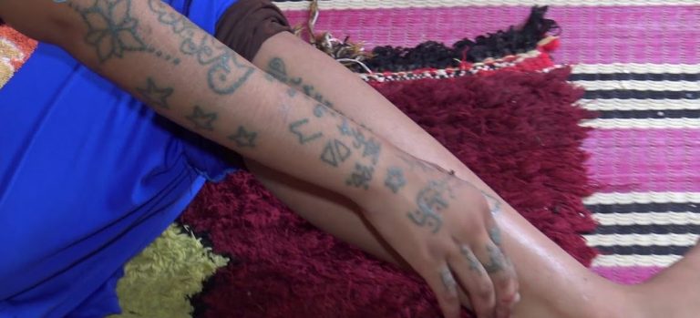محاكمة المتهمين في قضية فتاة الوشم تؤجل
