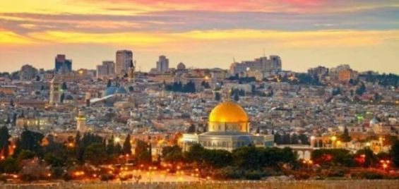 الملك محمد السادس يشدد على ضرورة إعادة القضية الفلسطينية إلى صلب الأولويات الدولية