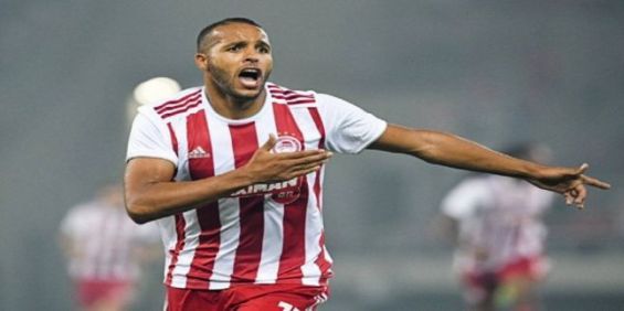 الدولي المغربي يوسف العربي يسجل مرة أخرى لفريق أولمبياكوس ويحتفظ بصدارة هدافي الدوري اليوناني