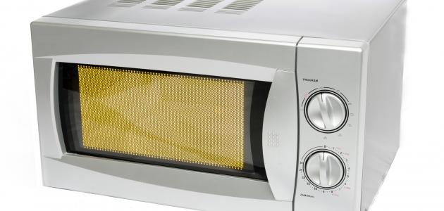 مواد غذائية تتحول إلى سموم عند تسخينها في الميكرووند