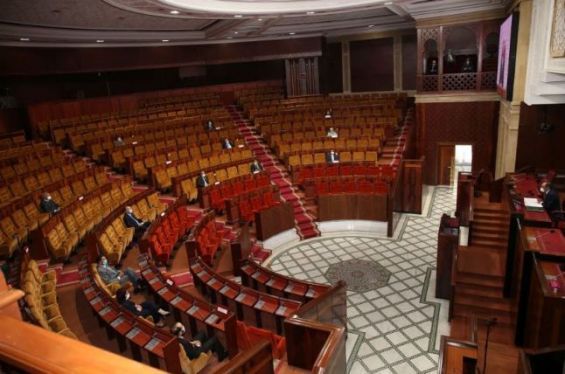 مجلس النواب يصادق على مشروع قانون بسن تدابير استثنائية لفائدة المشغلين والعاملين لديهم المتضررين من تداعيات فيروس كورونا