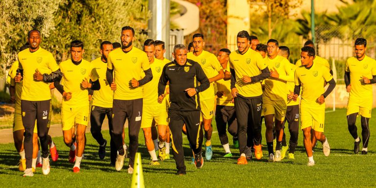 إصابة 14 لاعبا في صفوف المغرب الفاسي بفيروس كورونا