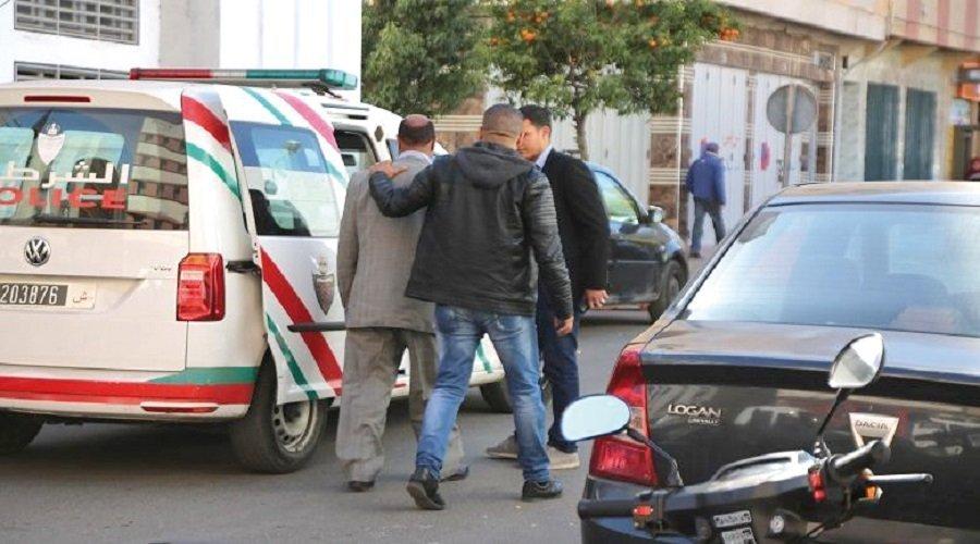 القنيطرة: توقيف ممرض متقاعد للاشتباه في تورطه في التزوير واستعمال وترويج المؤثرات العقلية والأدوية الطبية بدون رخصة القنيطرة: توقيف ممرض متقاعد للاشتباه في تورطه في التزوير واستعمال وترويج المؤثرات العقلية والأدوية الطبية بدون رخصة