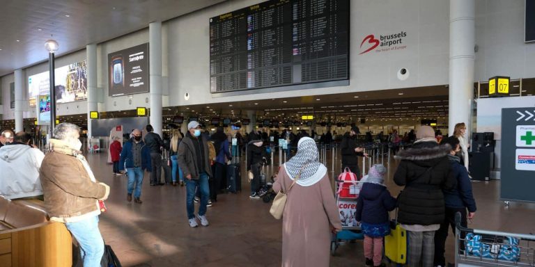 المغرب يقرر تعليق الرحلات الجوية مع إسبانيا وفرنسا
