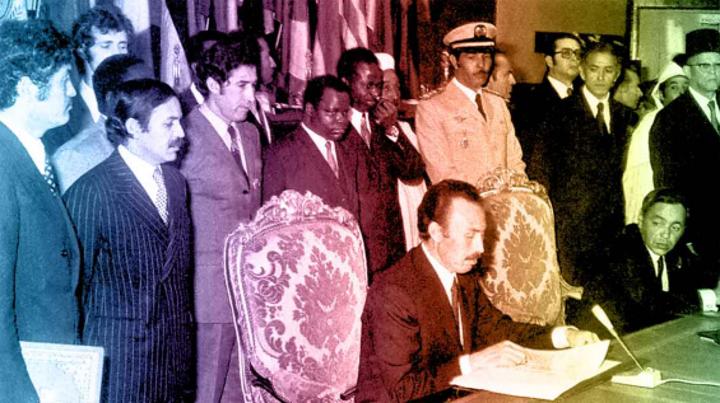 الجزائر تتجاهل اتفاقا موقعا مع المغرب وتوقع مذكرة تفاهم مع شركة صينية لاستغلال منجم للحديد قرب تندوف الجزائر تتجاهل اتفاقا موقعا مع المغرب وتوقع مذكرة تفاهم مع شركة صينية لاستغلال منجم للحديد قرب تندوف