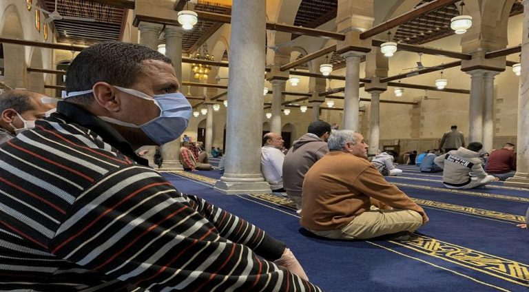 الصحة العالمية تحذر من احتمال تفشي كورونا خلال رمضان